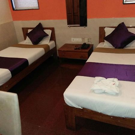 Hotel Q Deck Mumbai Dış mekan fotoğraf