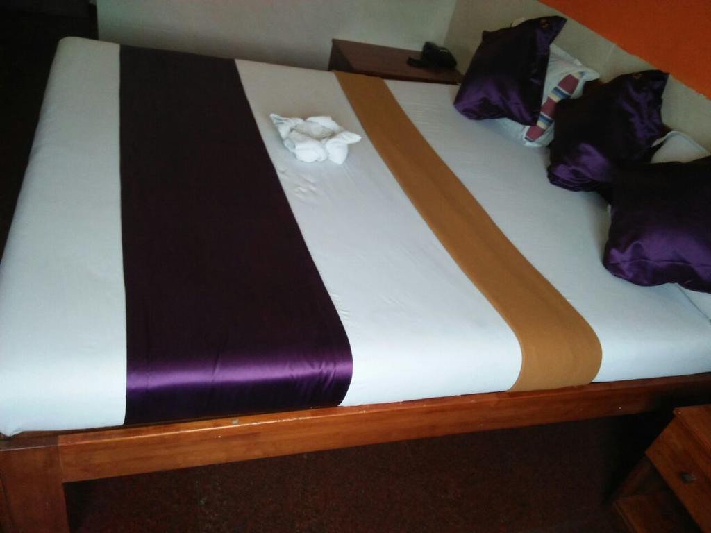 Hotel Q Deck Mumbai Dış mekan fotoğraf