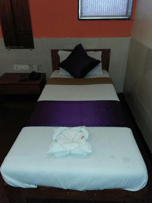 Hotel Q Deck Mumbai Dış mekan fotoğraf