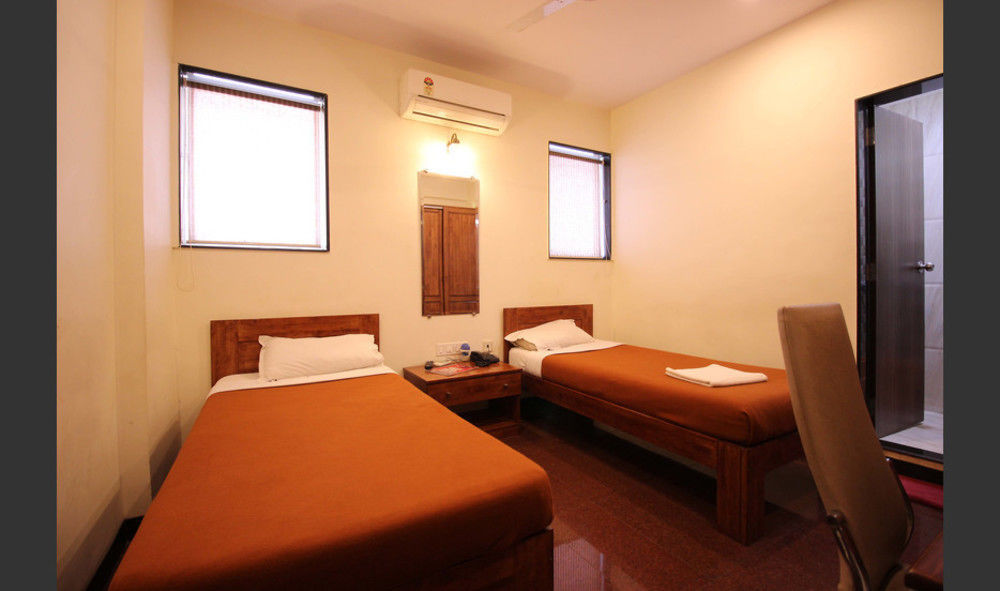 Hotel Q Deck Mumbai Dış mekan fotoğraf