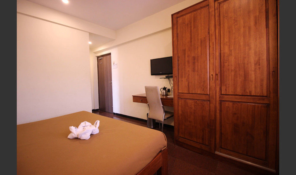 Hotel Q Deck Mumbai Dış mekan fotoğraf