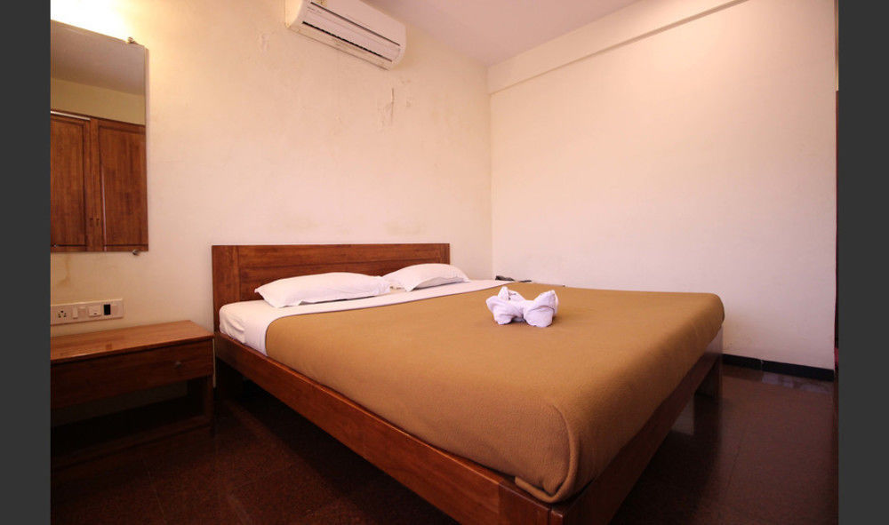 Hotel Q Deck Mumbai Dış mekan fotoğraf