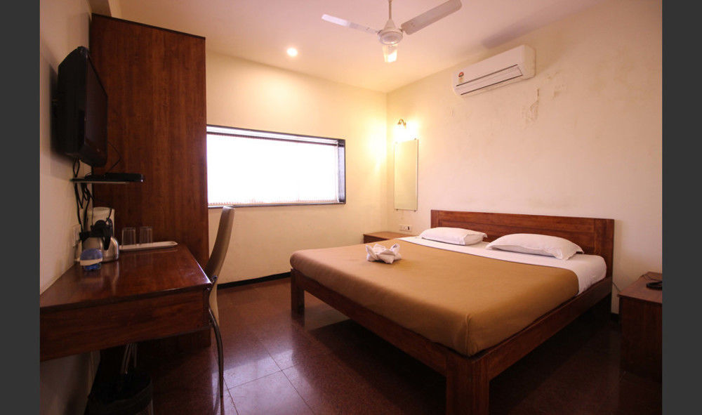 Hotel Q Deck Mumbai Dış mekan fotoğraf