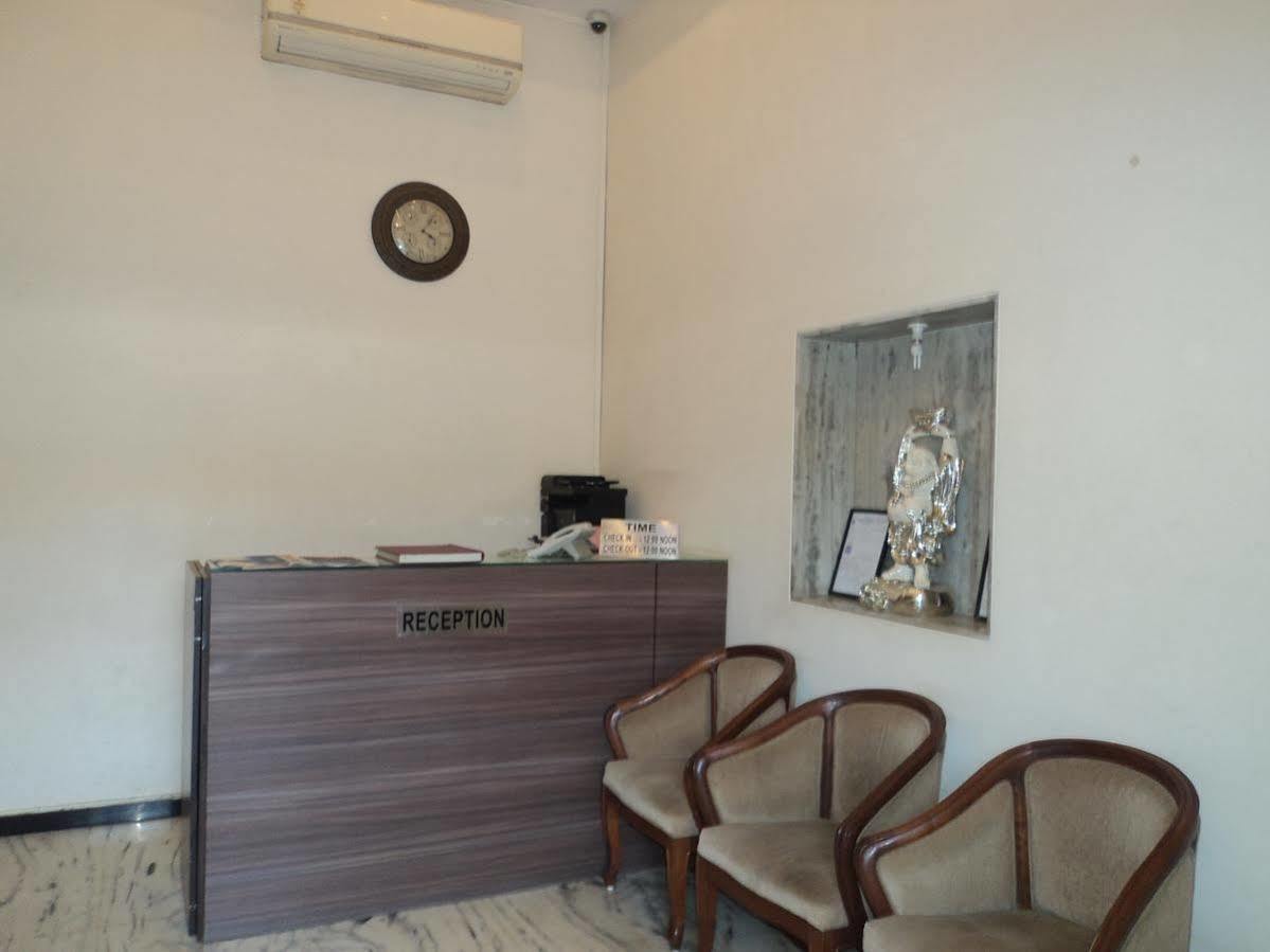 Hotel Q Deck Mumbai Dış mekan fotoğraf