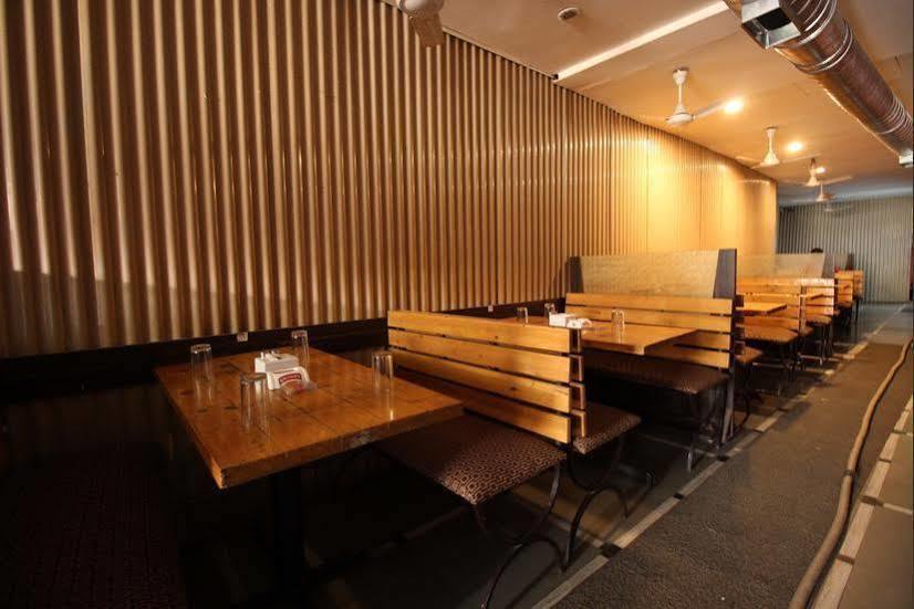 Hotel Q Deck Mumbai Dış mekan fotoğraf